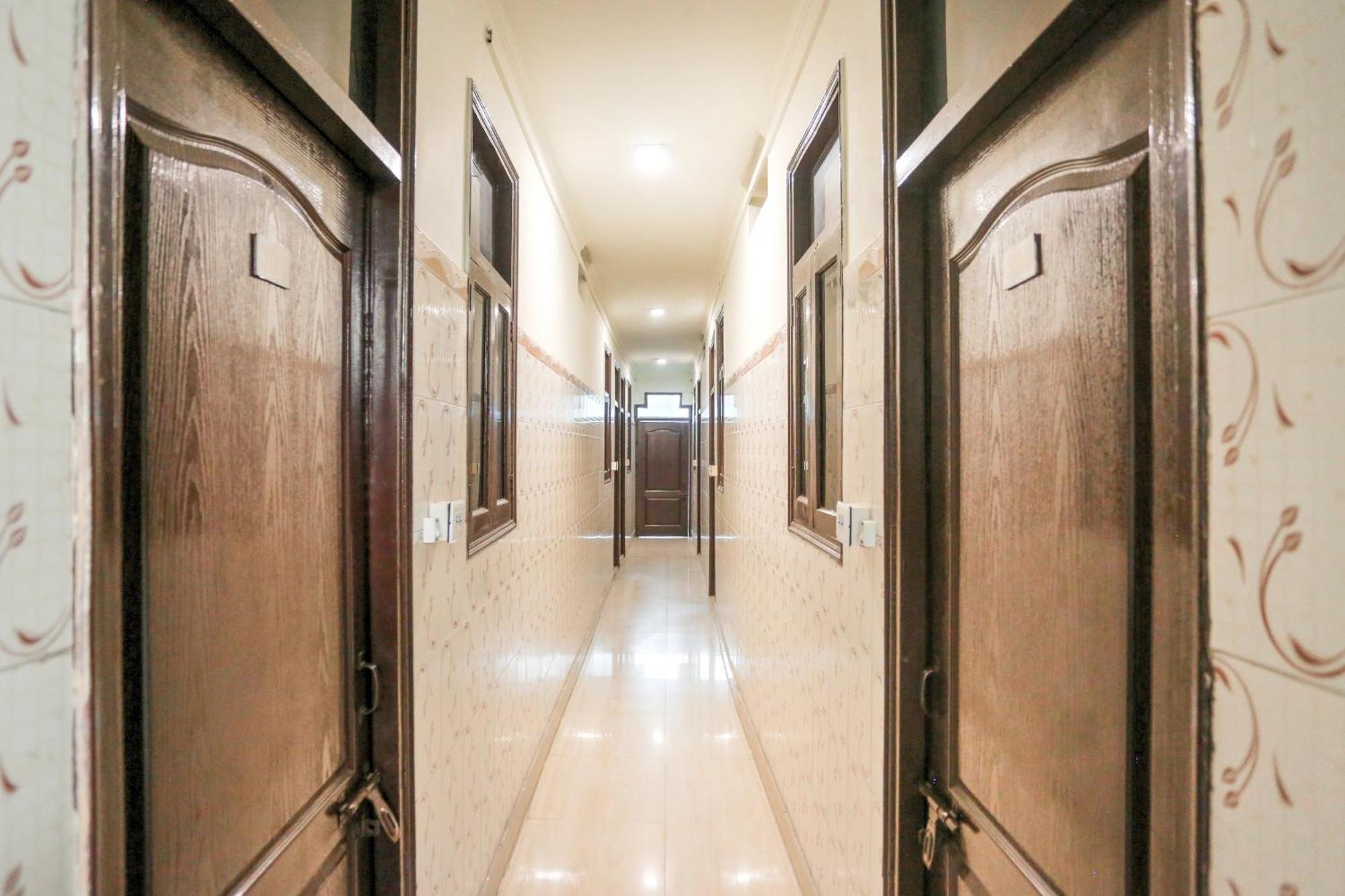 Hotel O Shri Sai Guest House Delhi  Exterior photo